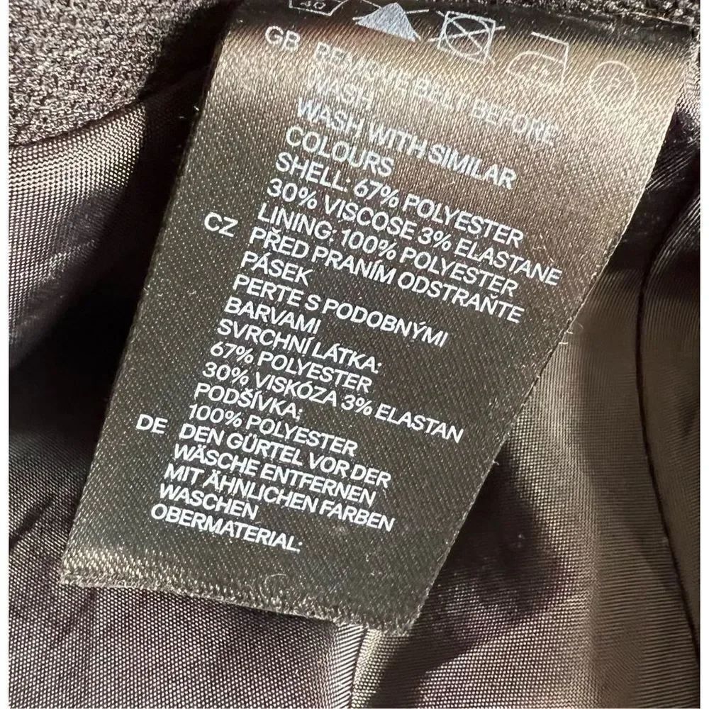 H& M Skirt  - Picture 4 of 4